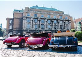Balade à Prague en voiture historique avec un guidé privé
