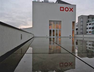 Le Centre d’art contemporain DOX