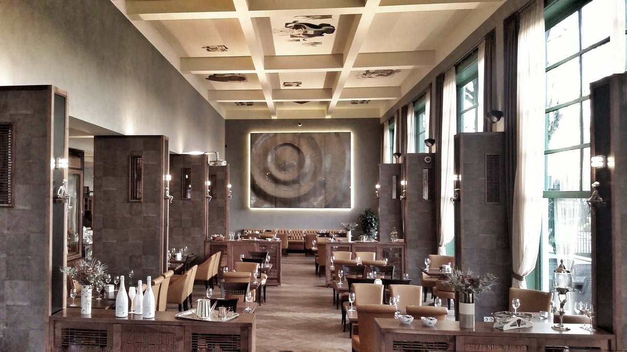2 Art Restaurant Manes Prague