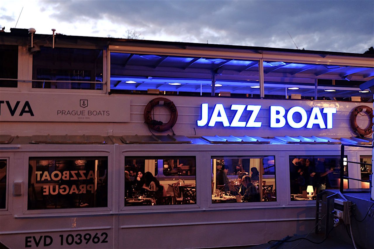 3 Jazz boat Prague