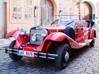 5 Historic car ride Prague
