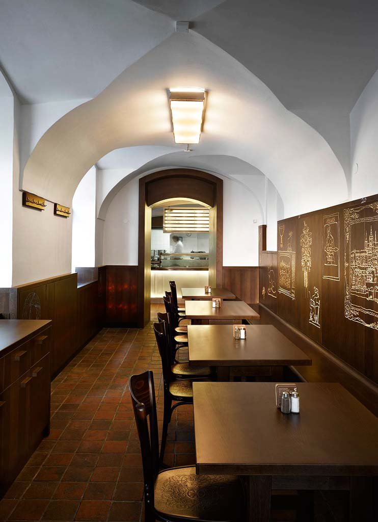 3 Lokal U Bile kuzelky Prague
