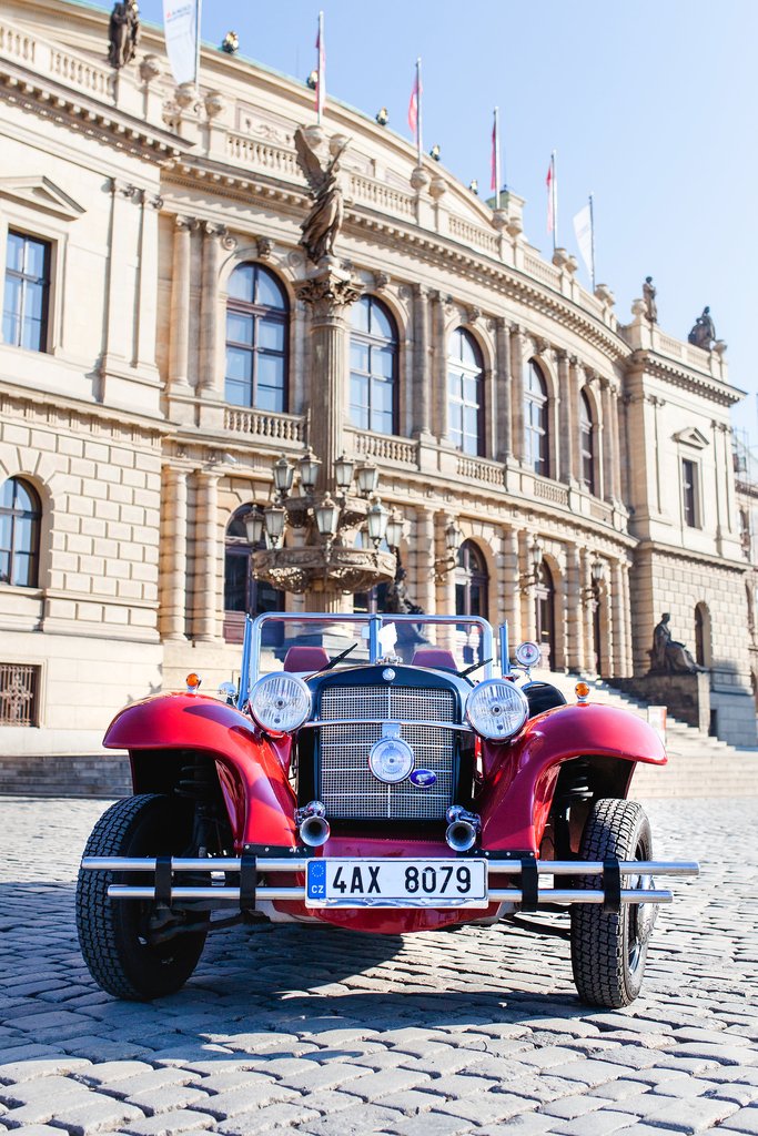 3 Historic car ride Prague