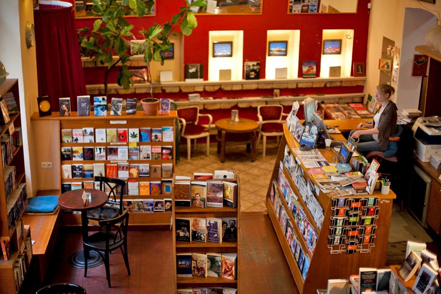 2 Globe Bookstore and Cafe Prague