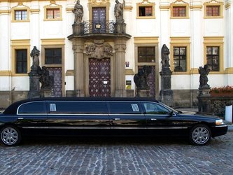main picture prague lincoln limousine transfer intramuros
