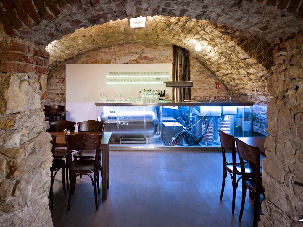 5 Lokal U Bile kuzelky Prague