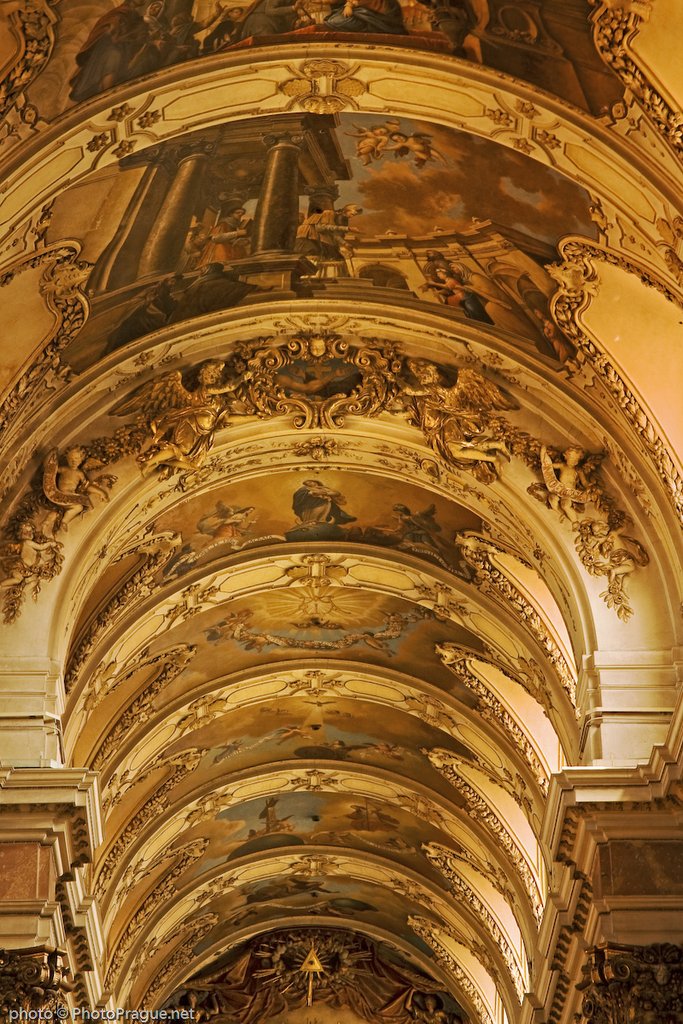 La basilique SaintJacquesleMajeur Avantgarde Prague