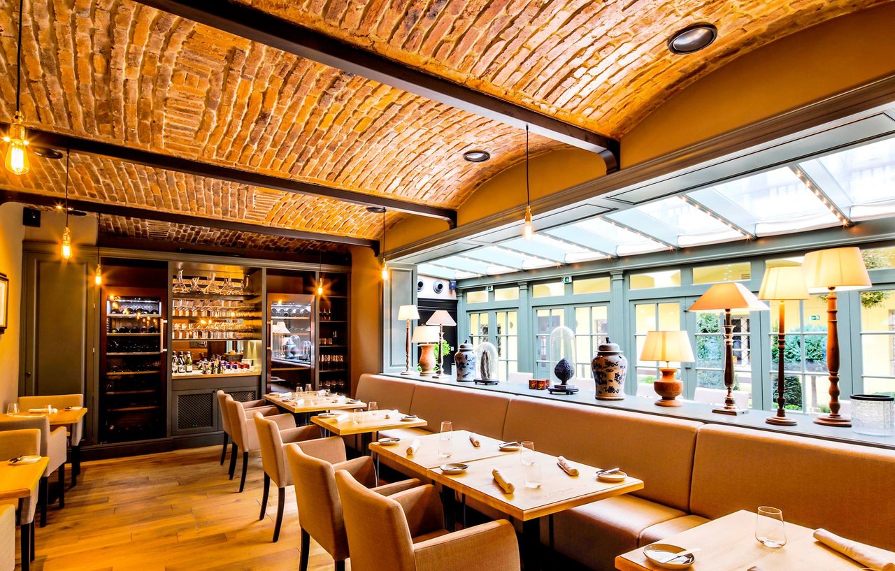 6 Grand Cru Restaurant and Bar Prague