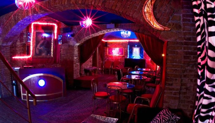 le-clan-avantgarde-prague