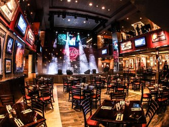 7 Hard Rock Cafe Prague