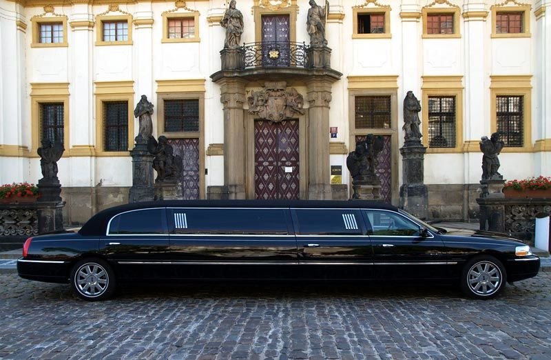 prague lincoln limousine transfer city center airport