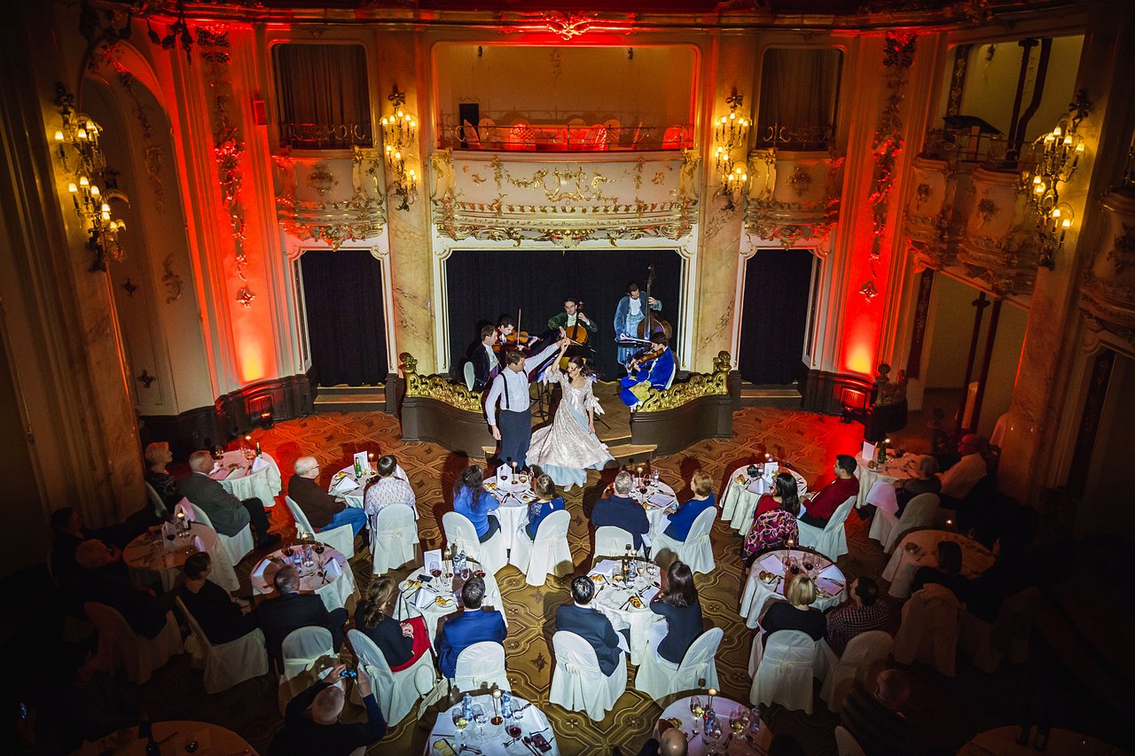 1 Mozart dinner Prague