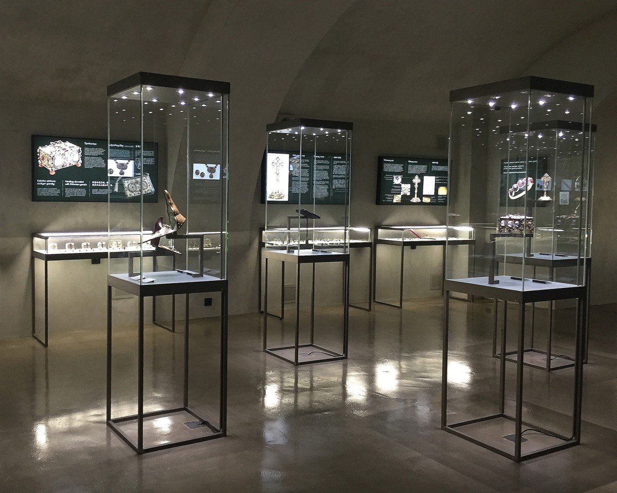 5 Muzeum ceskeho granatu Prague