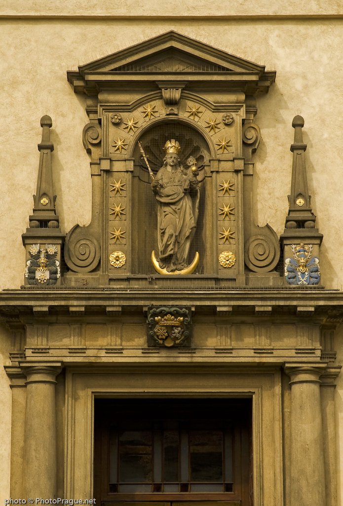 4 Church of Our Lady Victorious Prague