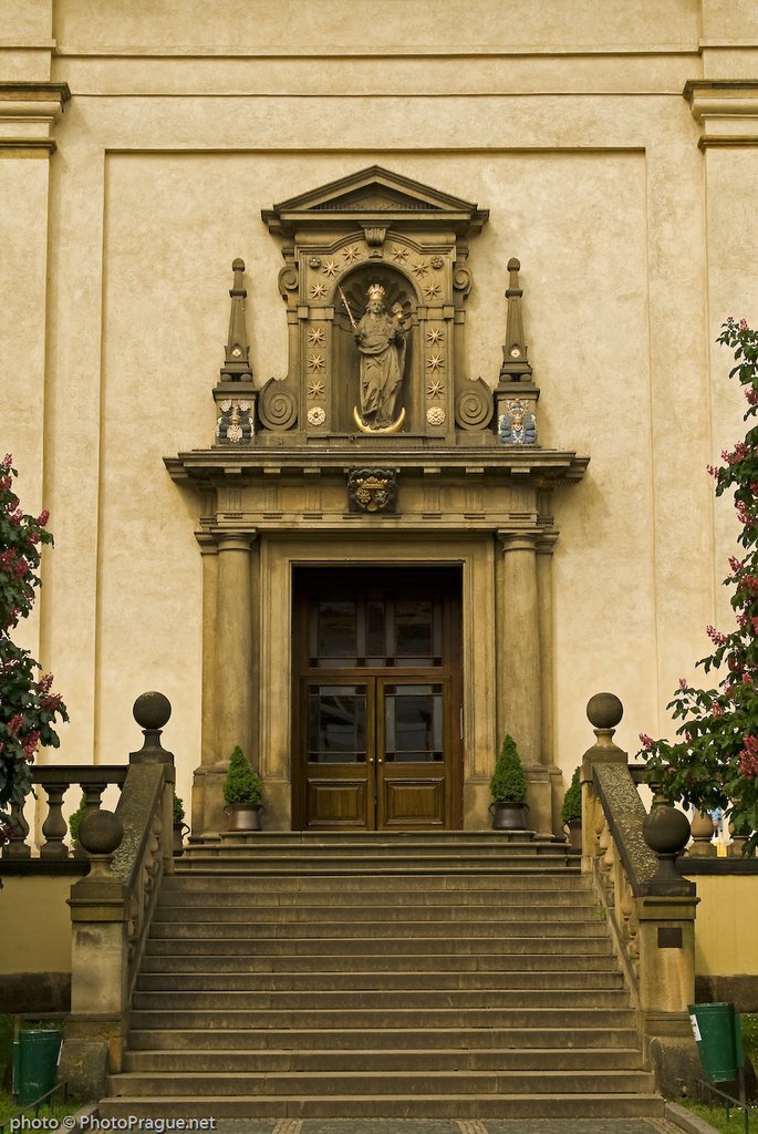 3 Church of Our Lady Victorious Prague