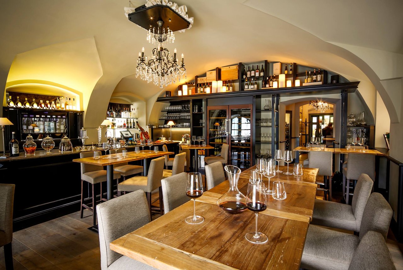 5 Grand Cru Restaurant and Bar Prague